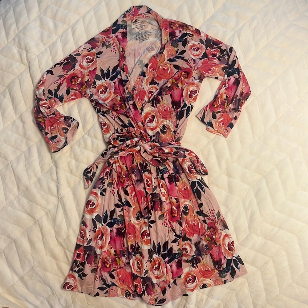 Posh peanut robe size medium